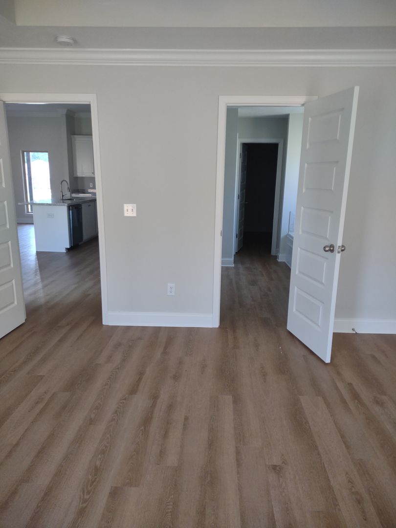 Silver Hill Dr 576 13 of 24