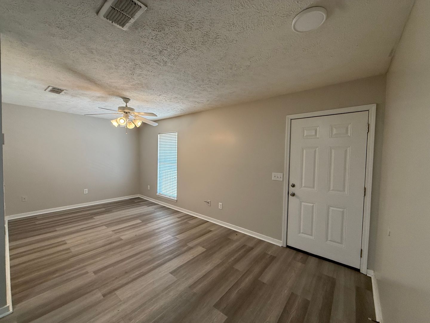 Starkville Apartment: 1257 Louisville Street