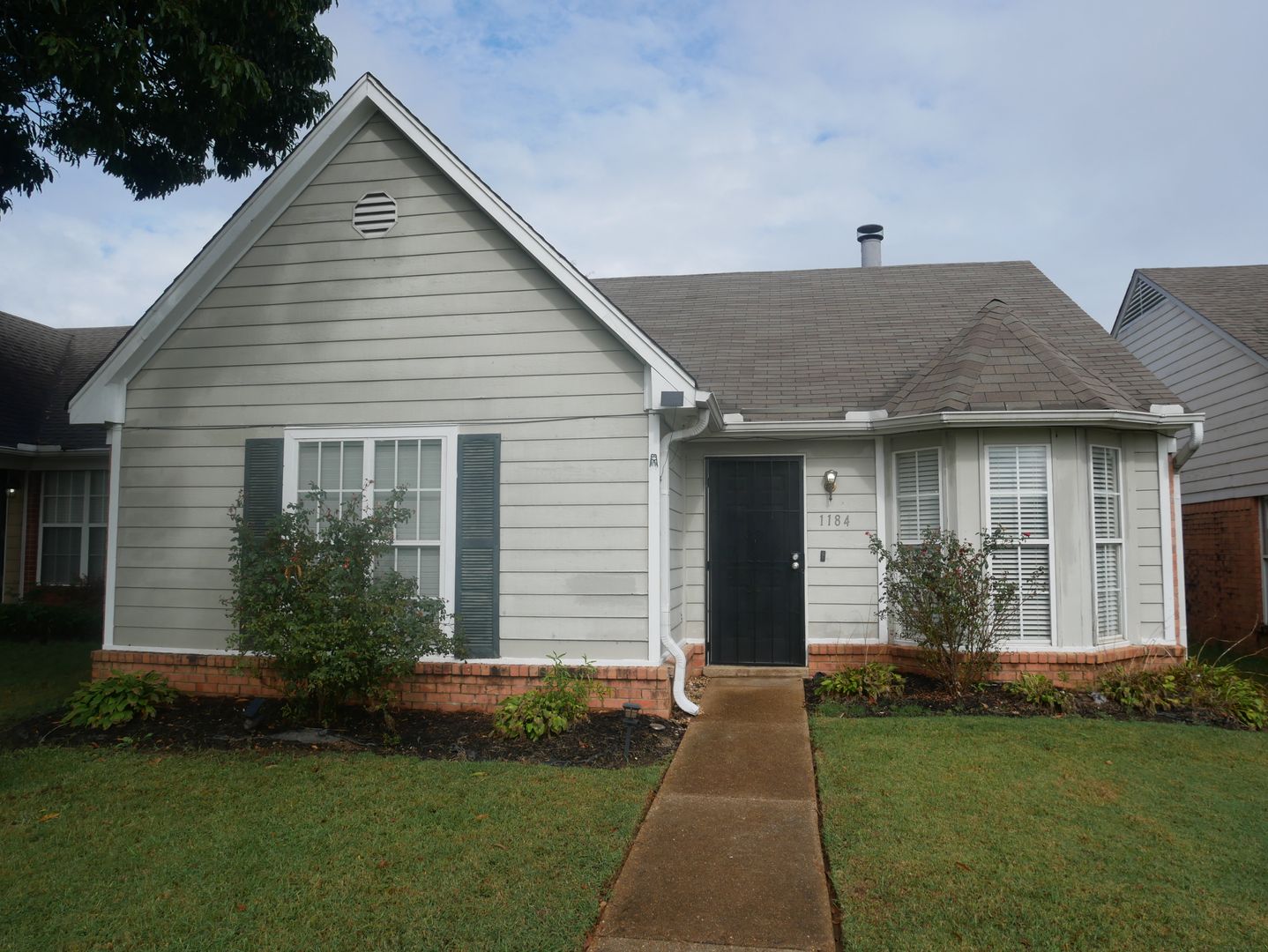 Southaven House: 1184 W E Ross Parkway W