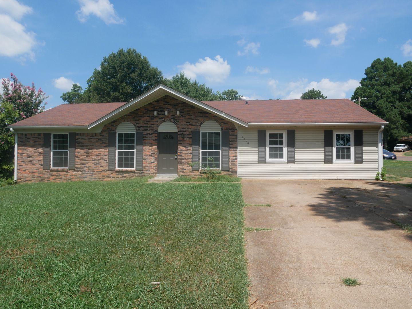****JUST REDUCED****1750 Brown Cove Southaven, MS 