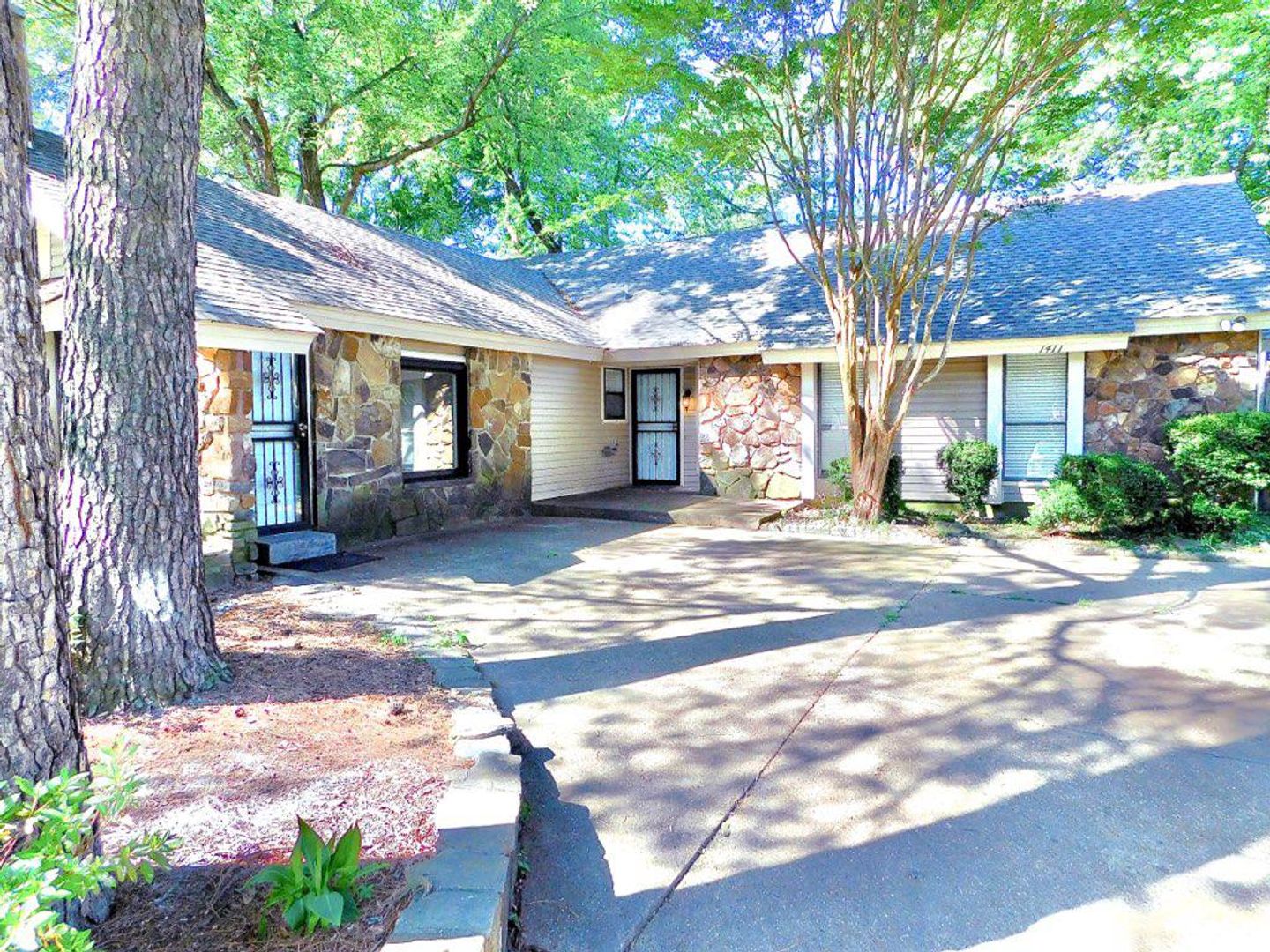 Cordova House: 1411 Leafhaven Cove