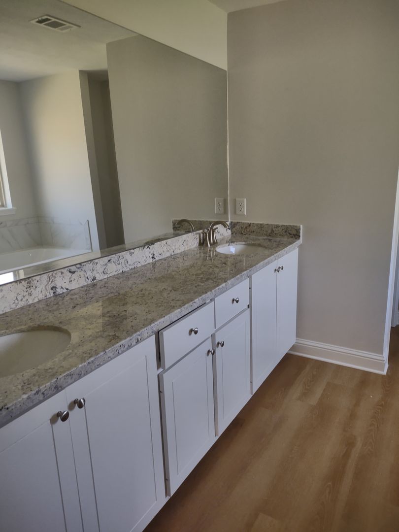 Silver Hill Dr 576 11 of 12