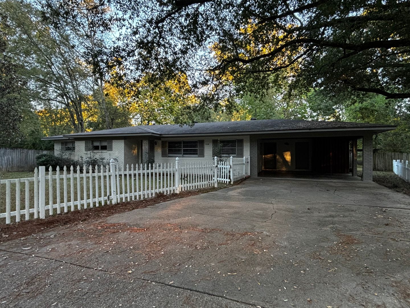 Jackson House: 5318 Venetian Way