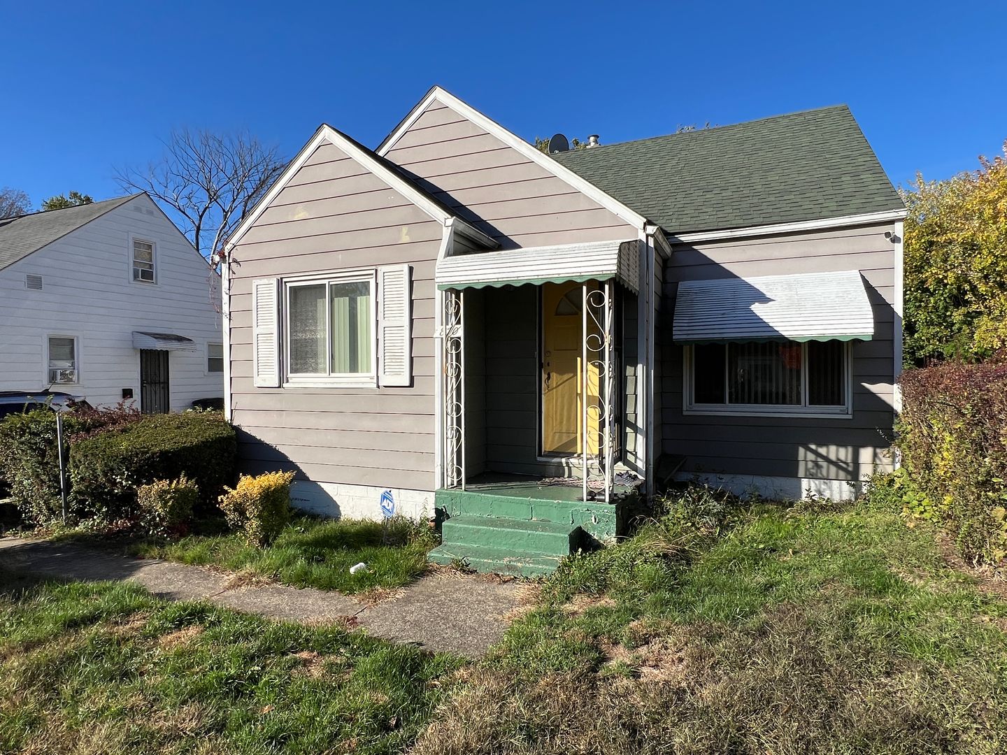 Akron House: 870 Frederick Blvd