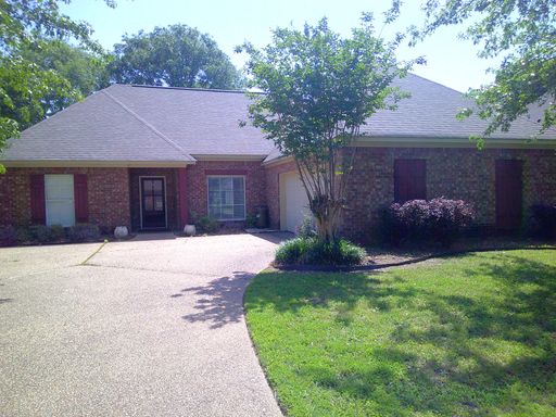 141 Creekside Drive Canton, MS 39046 – photo 1