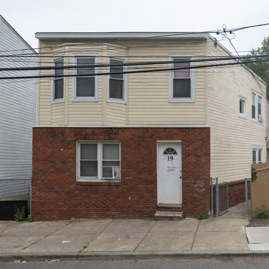 Paterson Apartment: 19 Belmont Ave