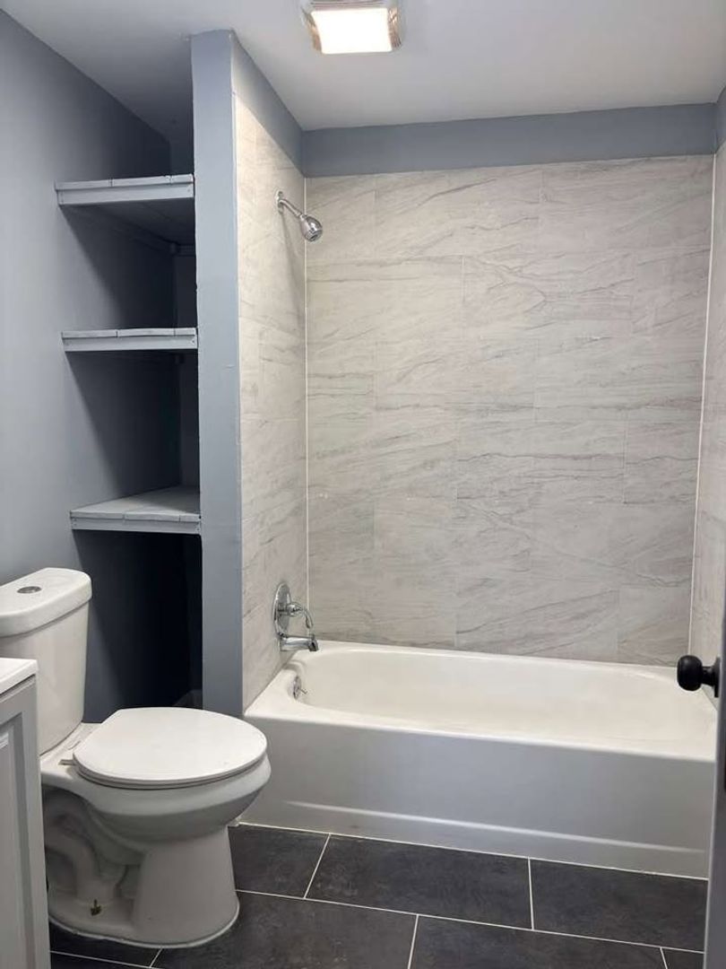 Newark Apartment: 112 S 15