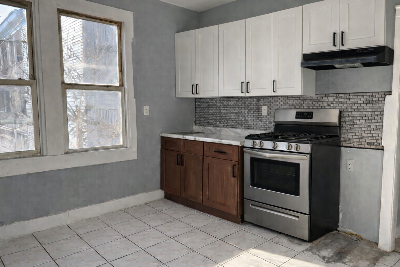 Newark Apartment: 702-704 S 19th St