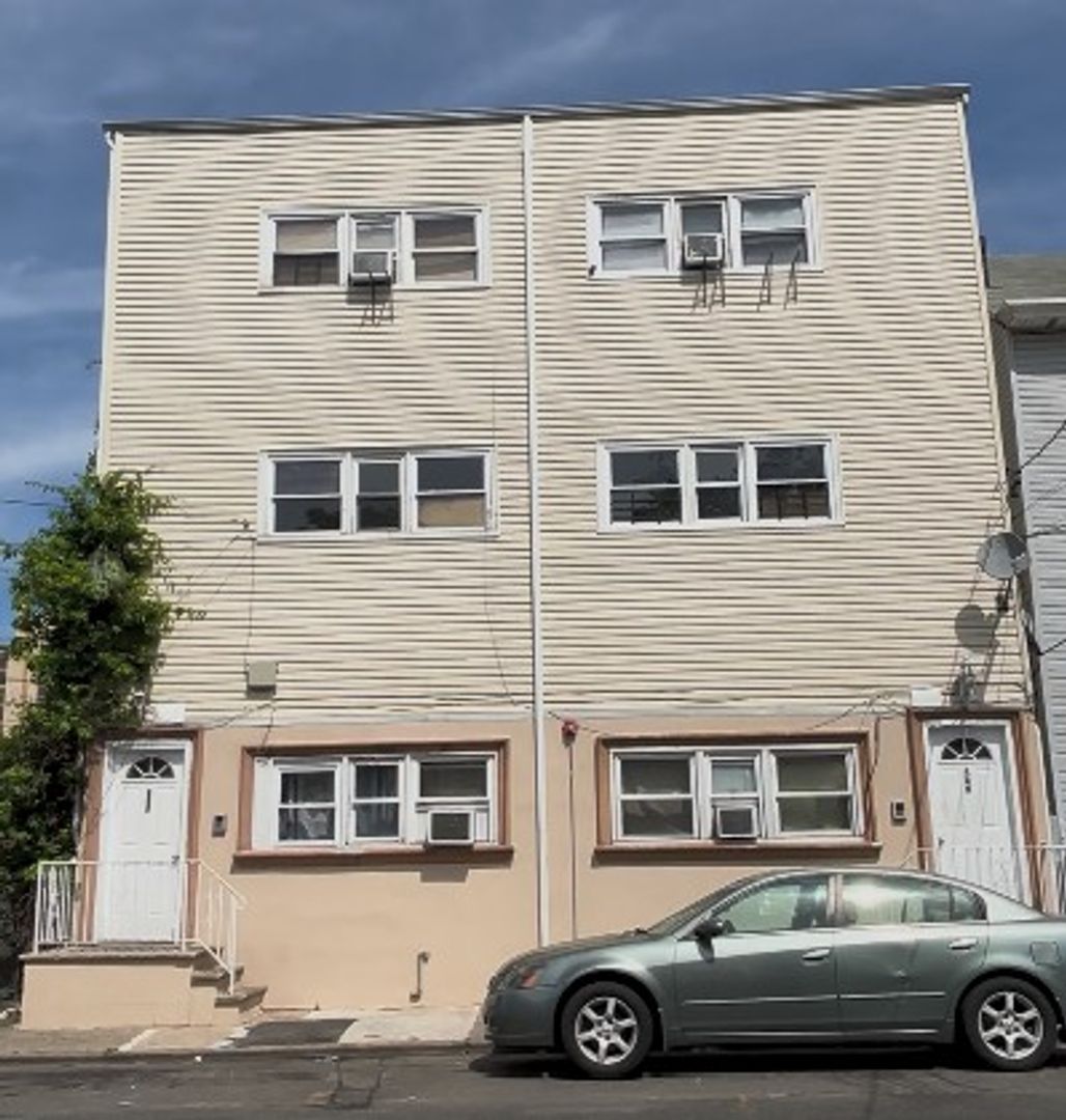 Paterson Apartment: 549 Summer Ave