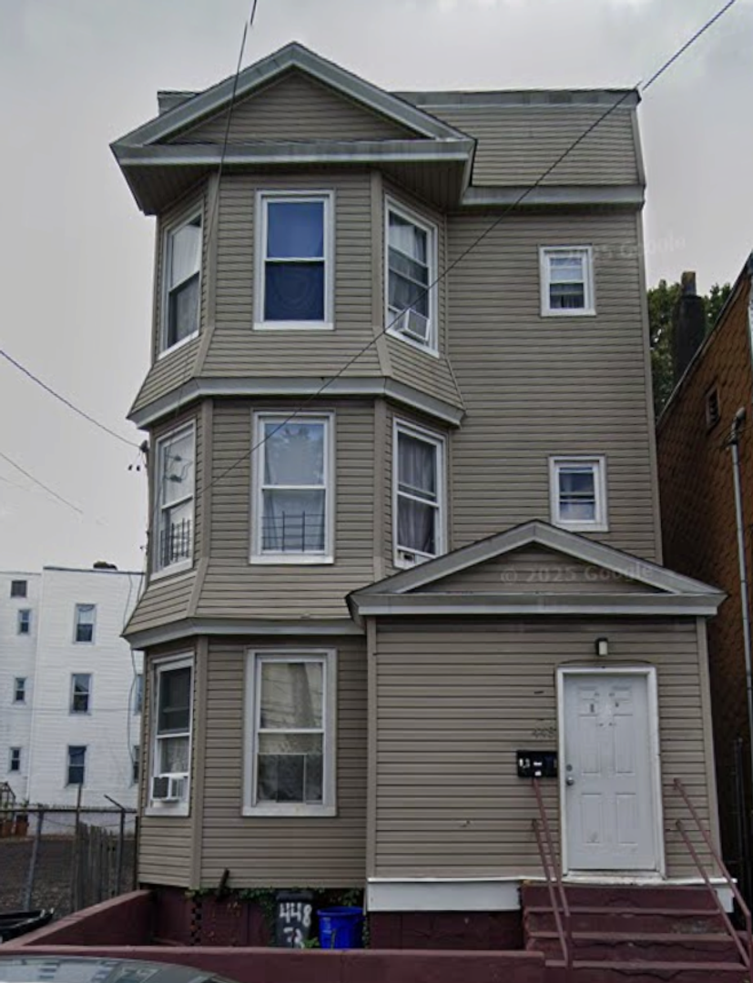 Newark Apartment: 448 Avon Ave.