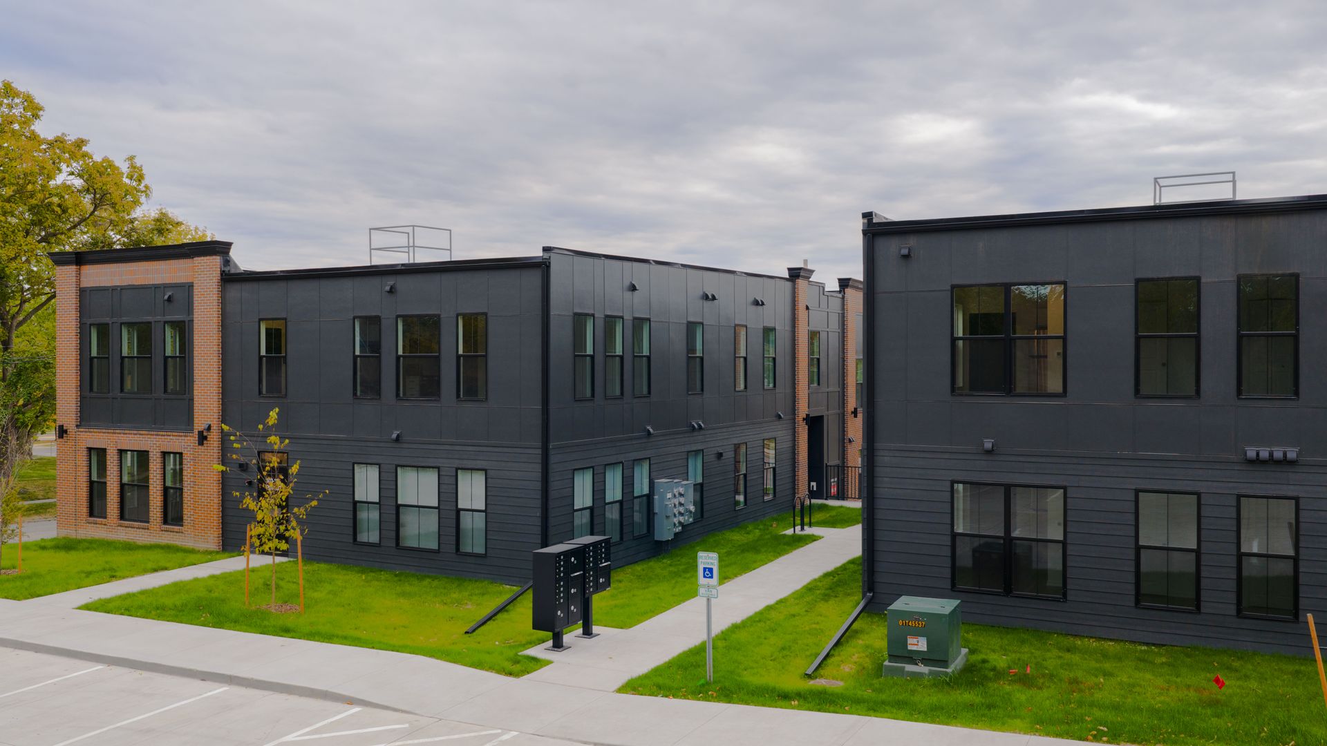 Forest Ave - Luxury Off-Campus Housing!