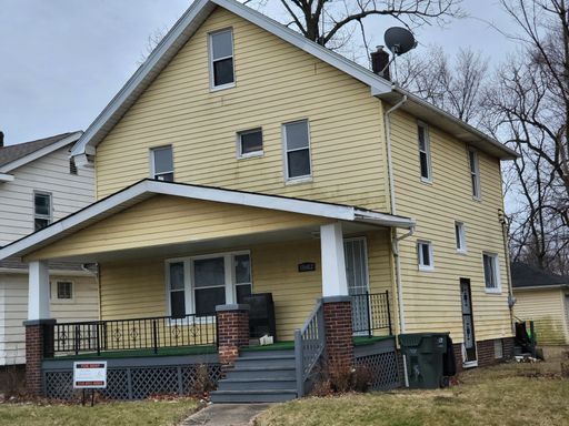 4 bedroom 2 bath with 2 car Garage – photo 1