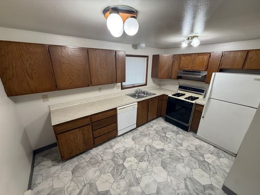 Welcome to your new home in Anchorage, AK! This 2-bedroom, 1-bathroom apartment offers a comfortable and convenient living experience. (Summer Special 25% off first month's Rent!) – photo 1
