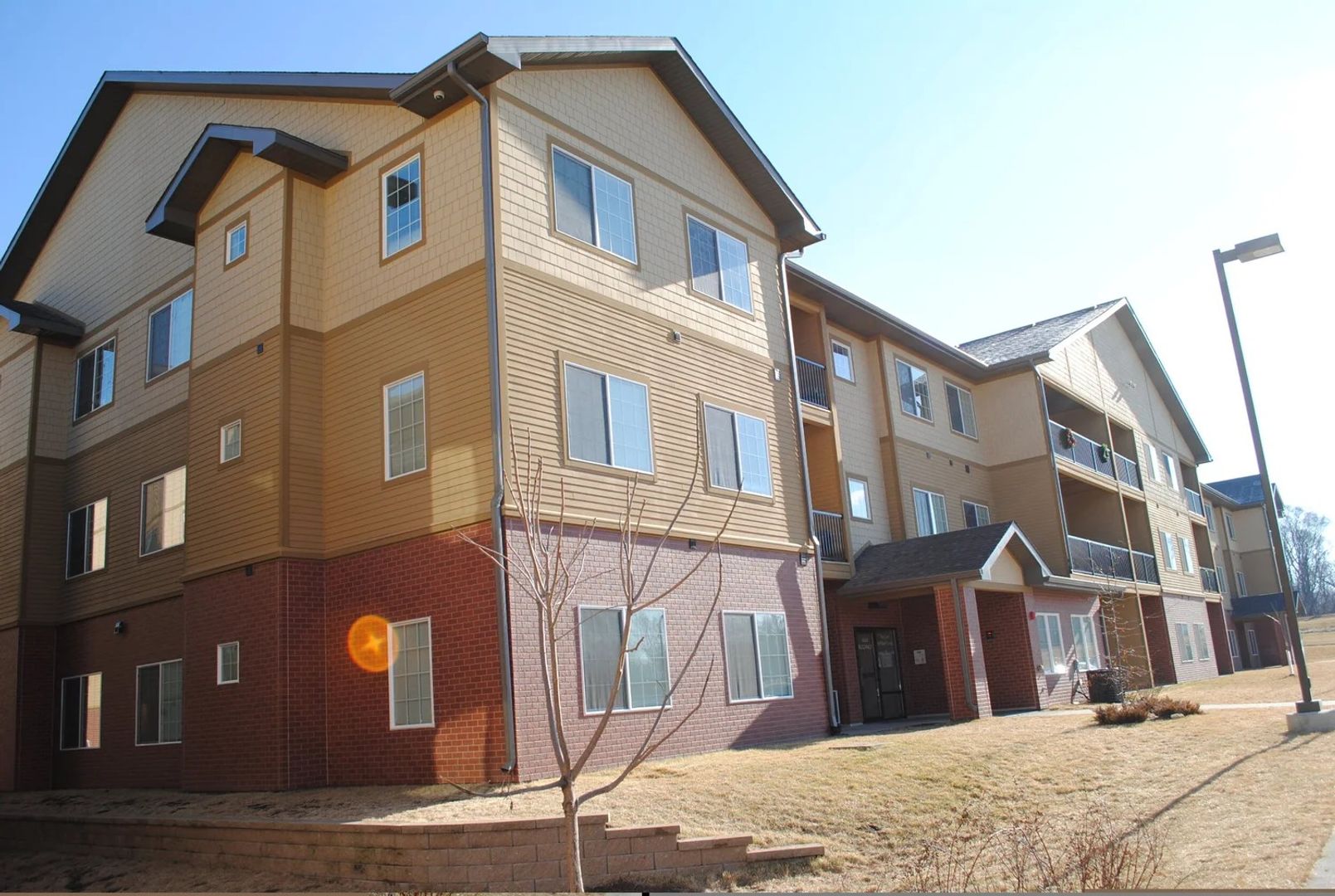 Des Moines Apartment: 4560 Hubbell Avenue