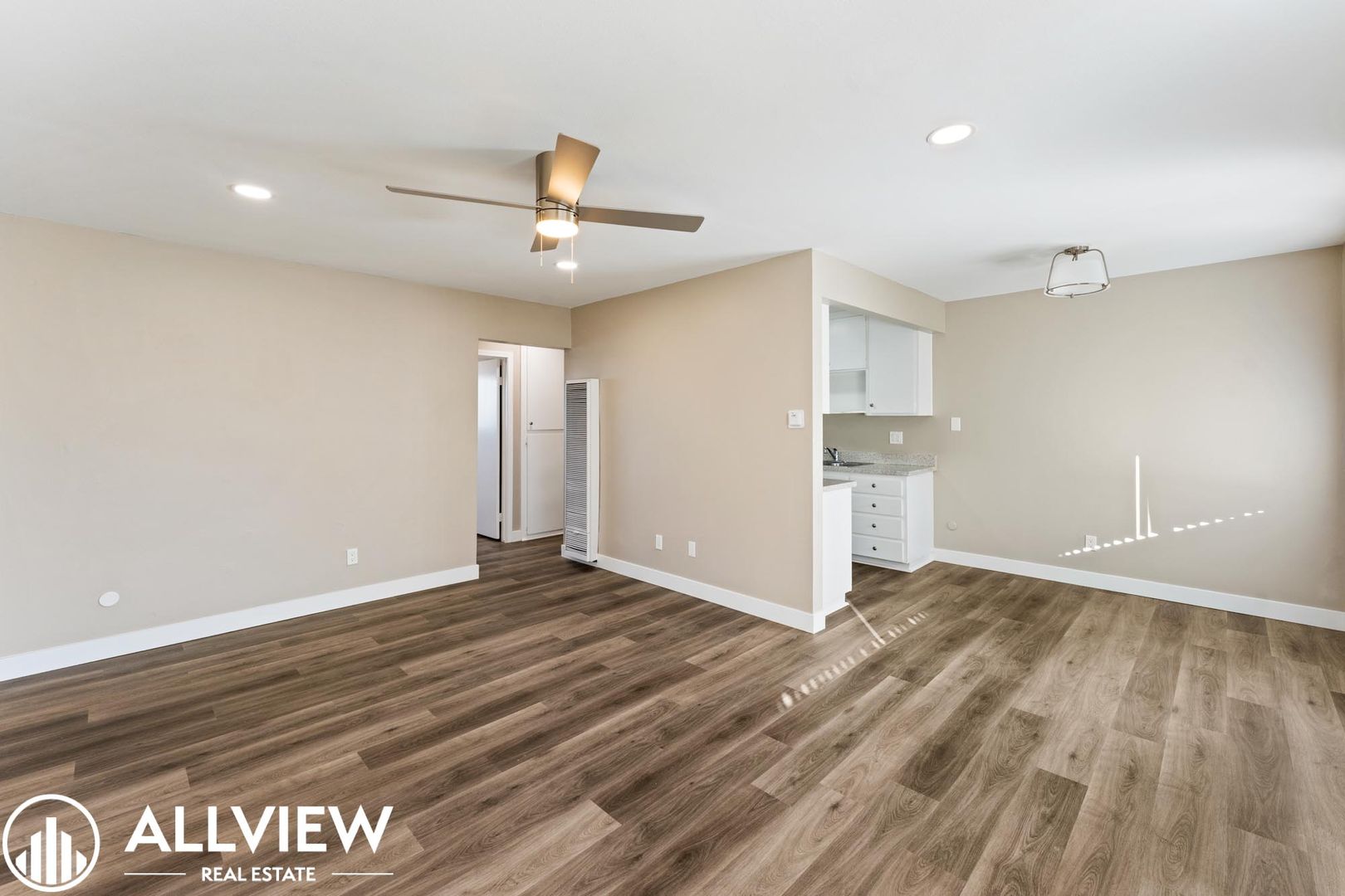 Costa Mesa Apartment: 1970 Wallace Ave