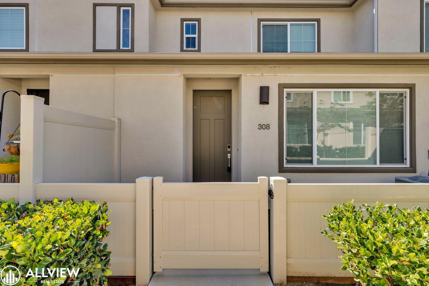 Fallbrook Townhome: 308 Citrine Trail