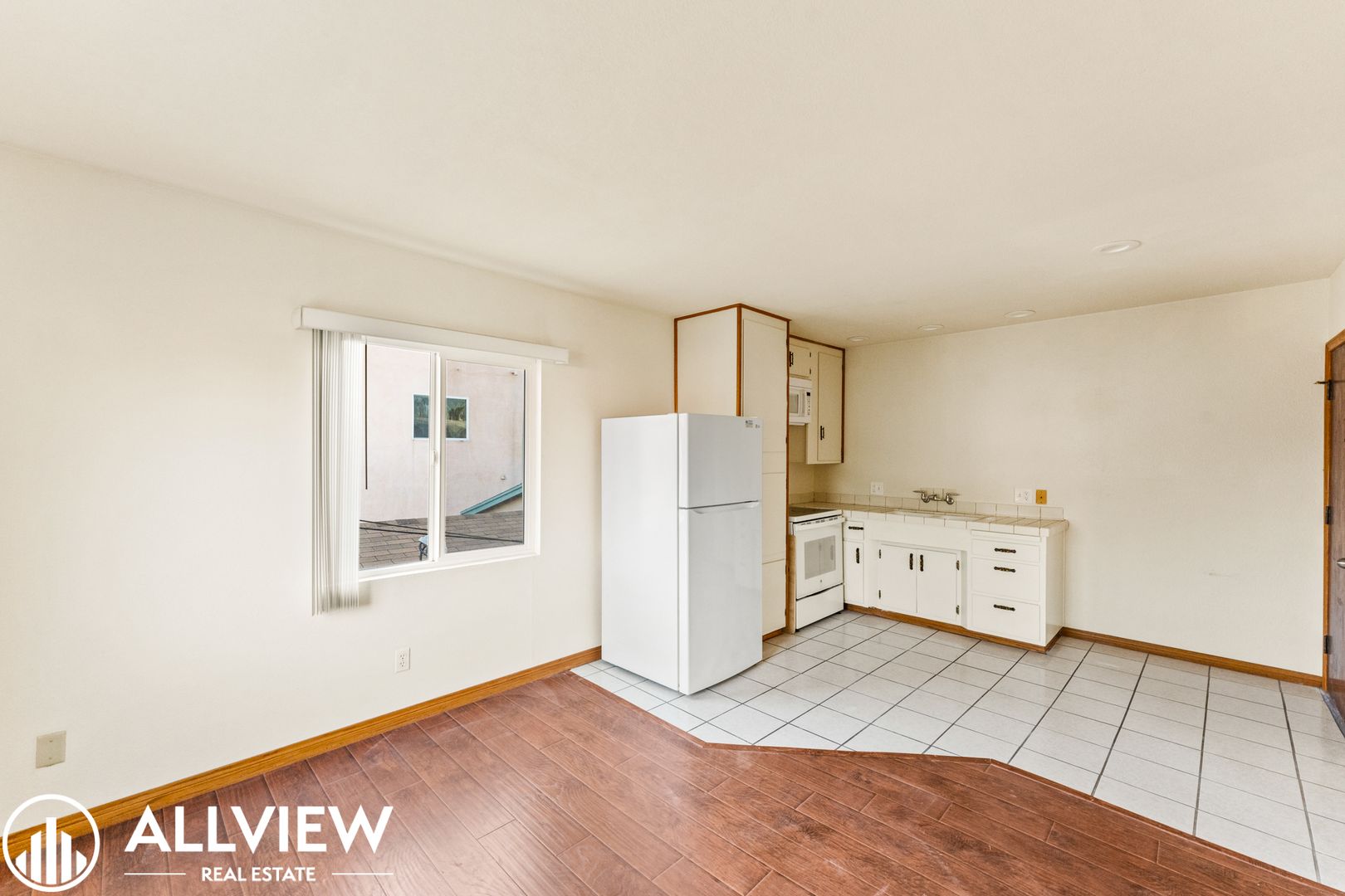 Seal Beach Apartment: 136 13th Street