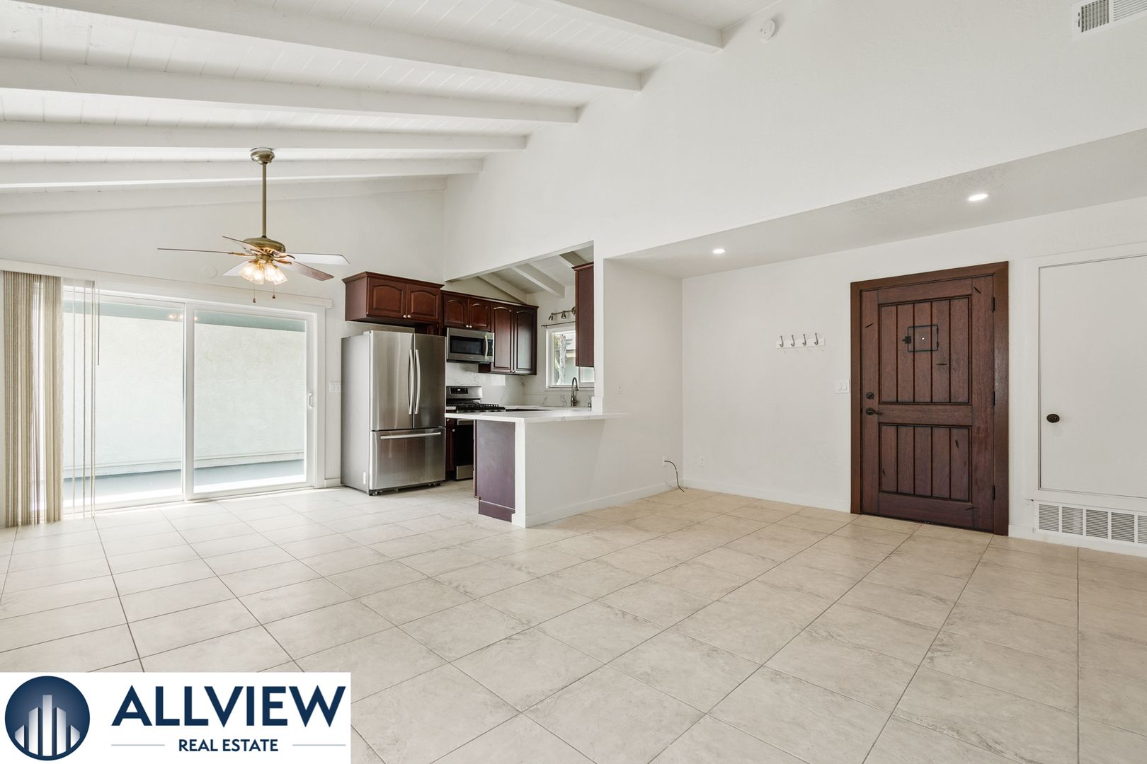 Huntington Beach Apartment: 203 Oswego Avenue