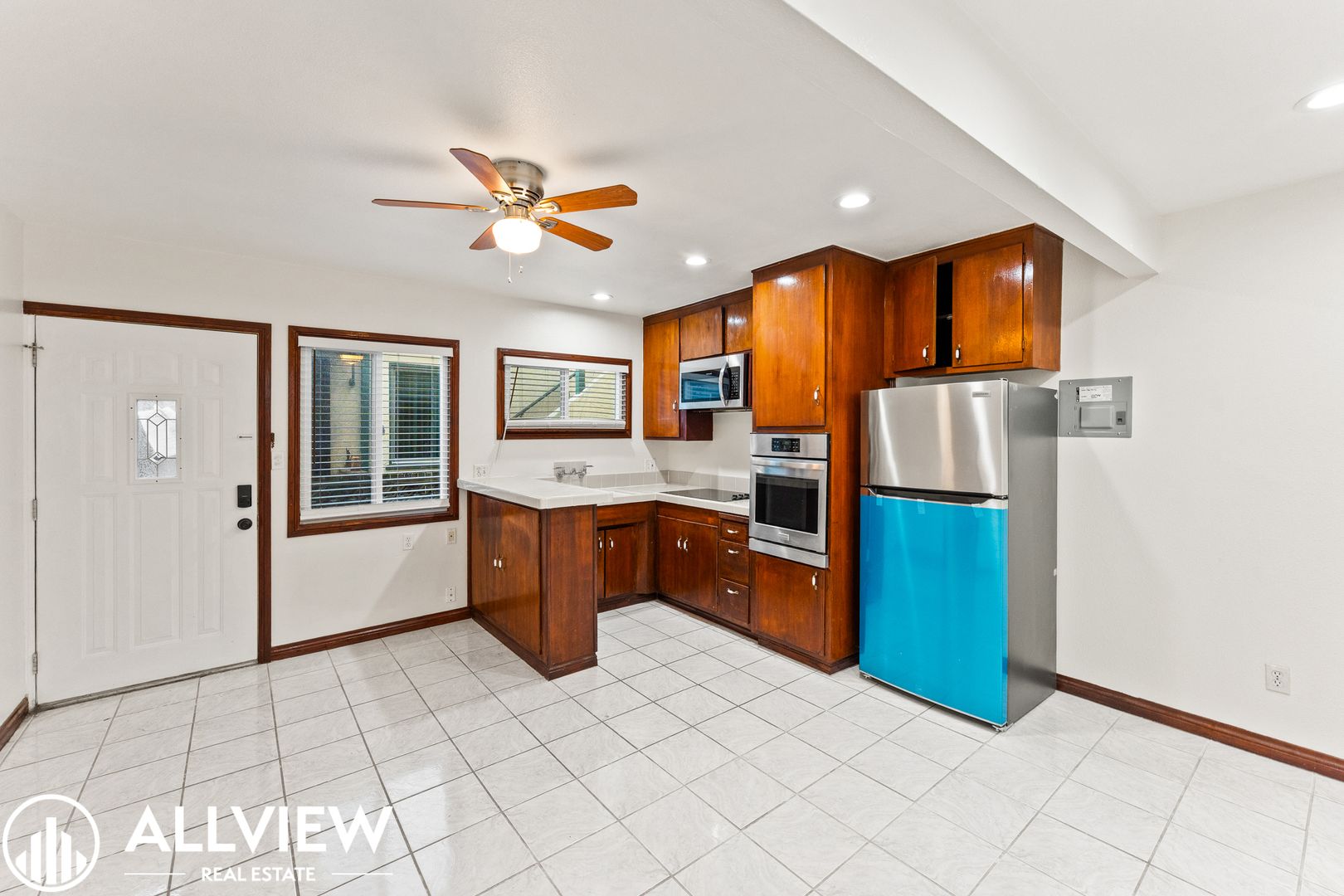 Seal Beach Apartment: 136 13th Street