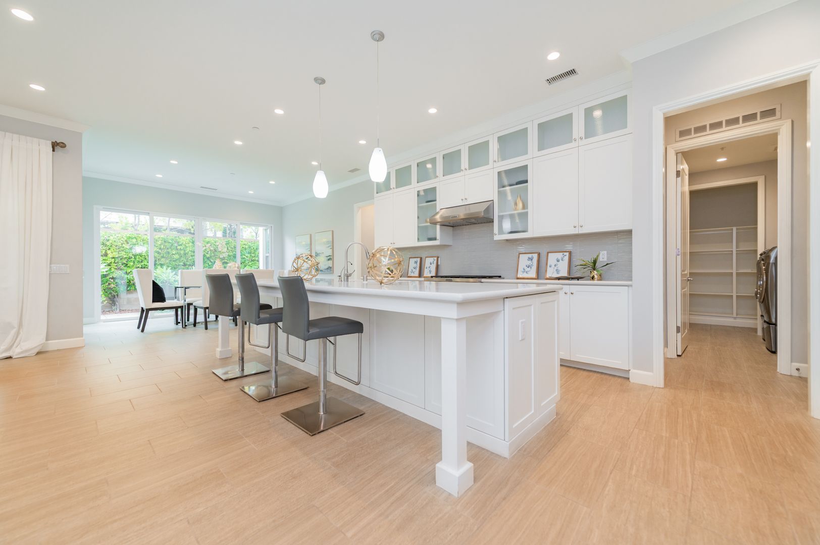 Irvine House: 120 Meander