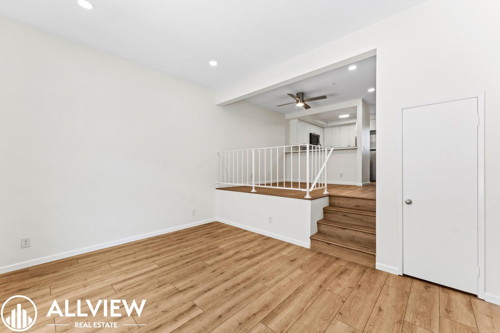 Huntington Beach Apartment: 2418 Huntington Street