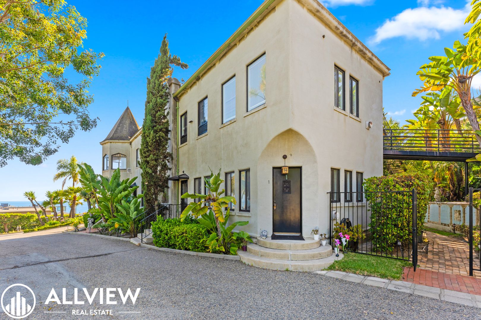 Laguna Beach Apartment: 770 Hillcrest Drive
