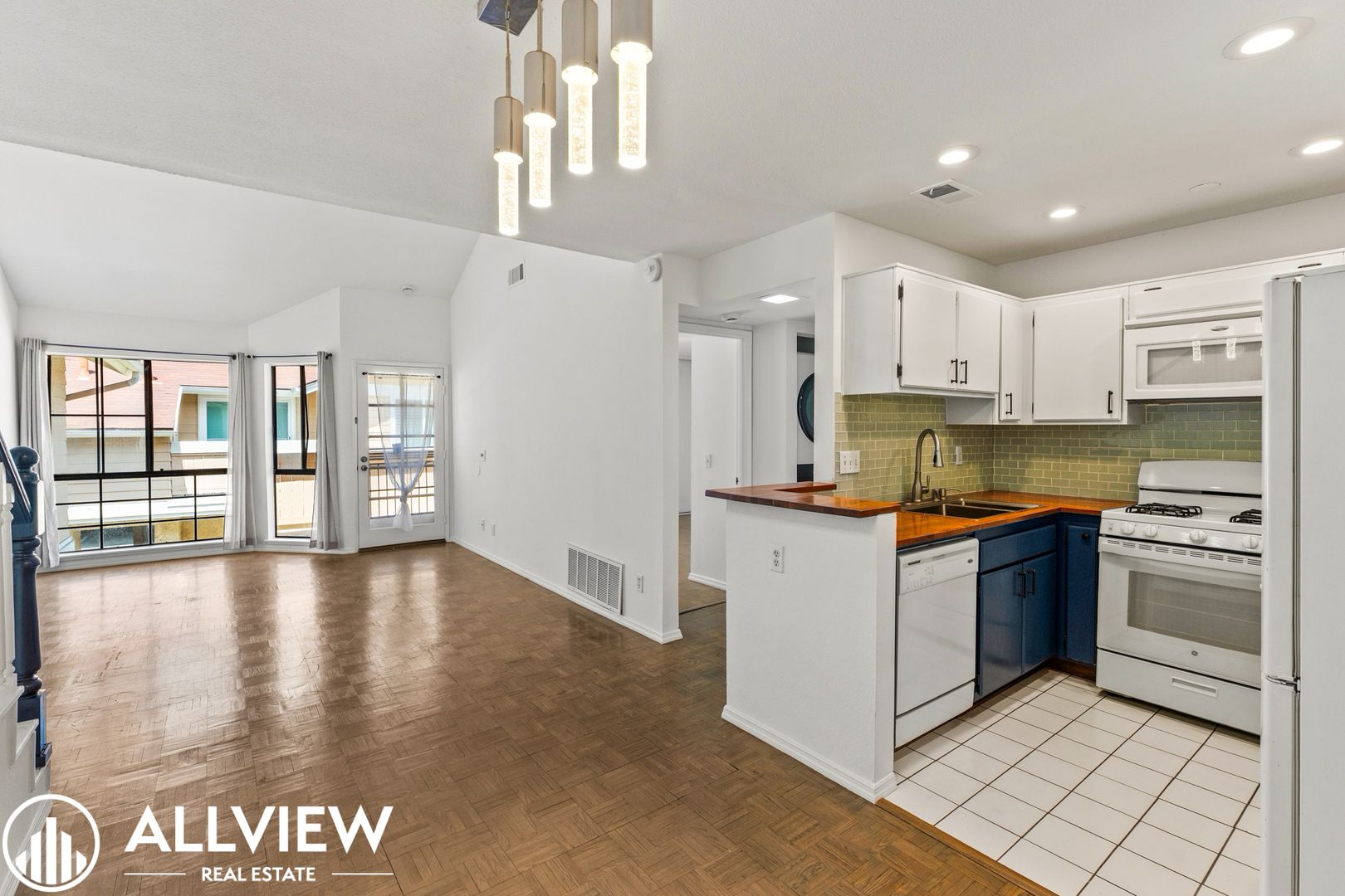 Stanton Condo: 12680 Briarglen Loop