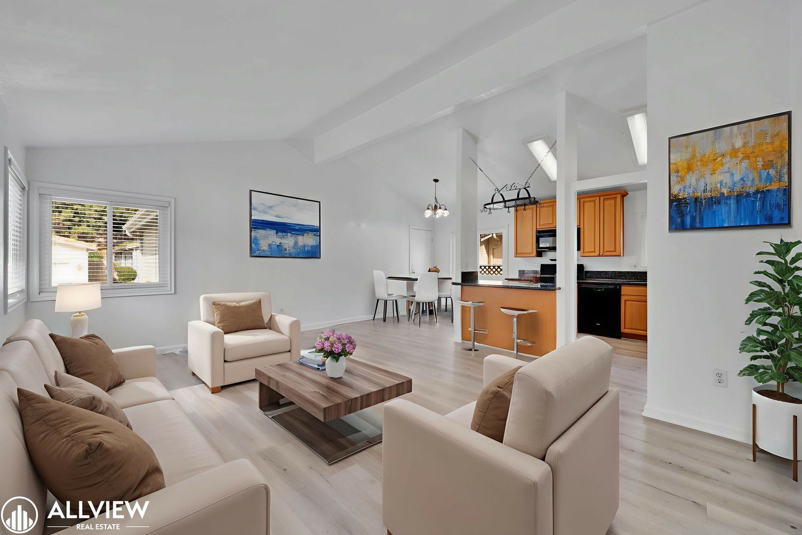 San Diego House: 14955 Avenida Venusto