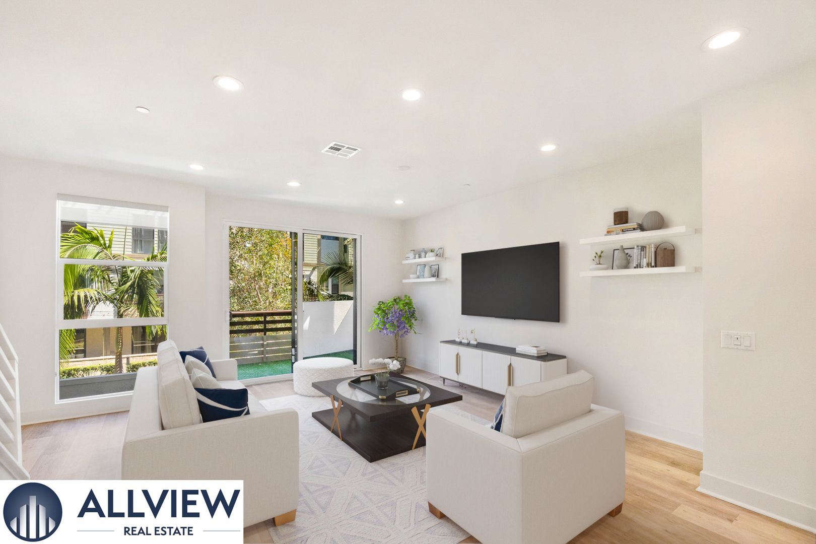 Costa Mesa House: 1669 Grand View