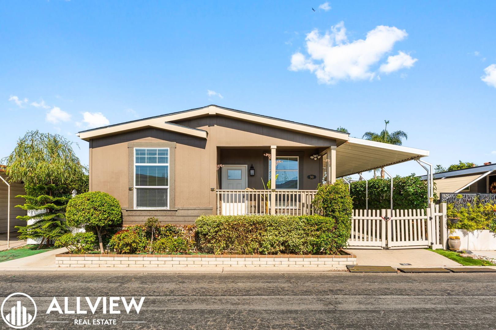 Long Beach House: 3595 Santa Fe Avenue #90