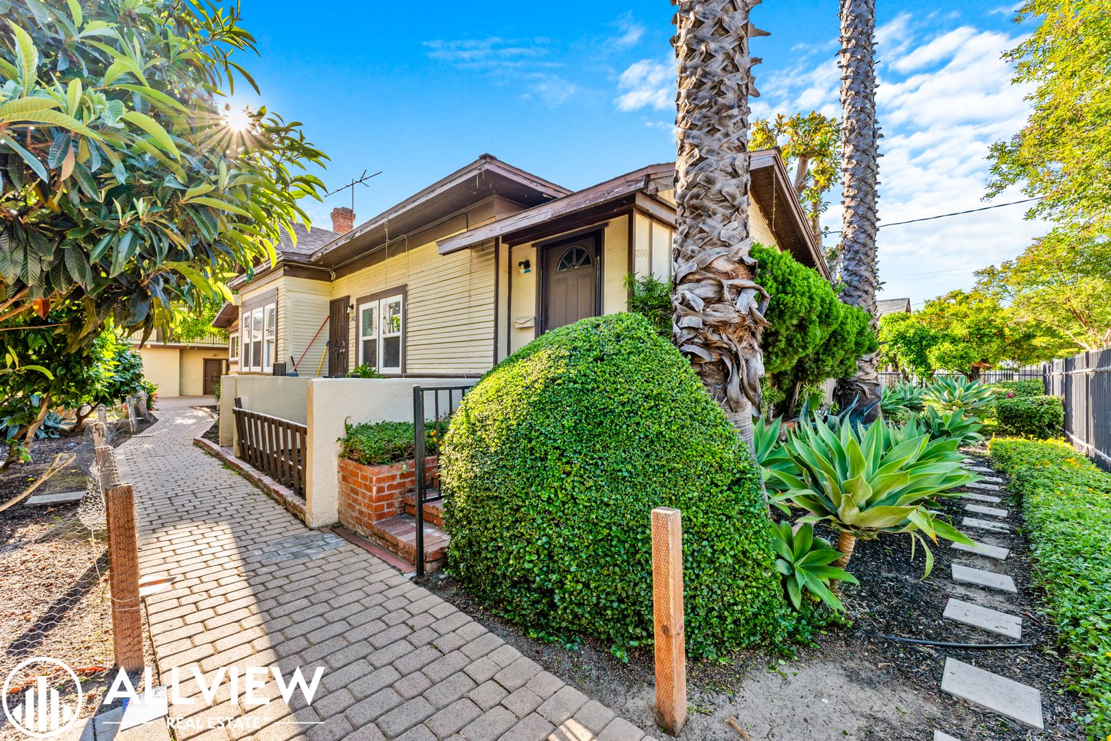 Santa Ana Apartment: 1208 North Van Ness Avenue