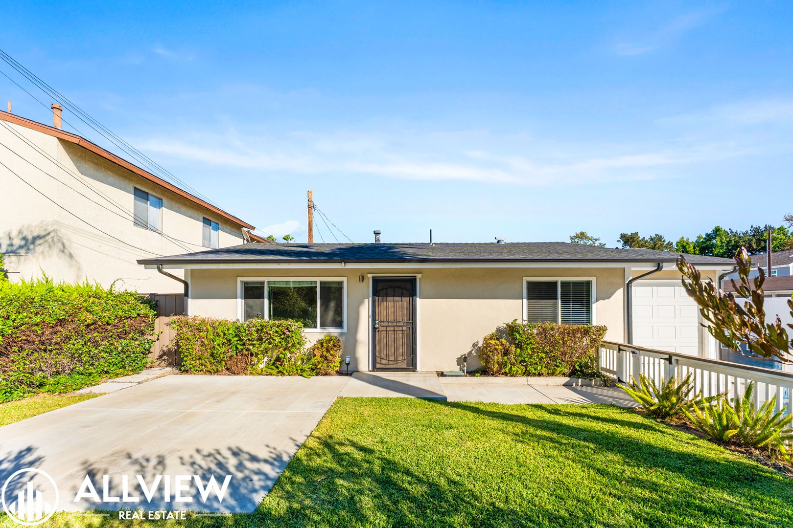 Costa Mesa Apartment: 2550 Santa Ana Ave