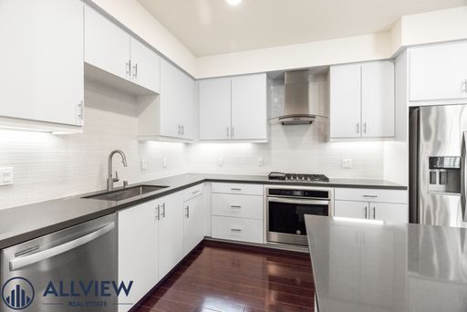 Welcome to this modern 2 bed/2 bath home at The Central Park West! – photo 1