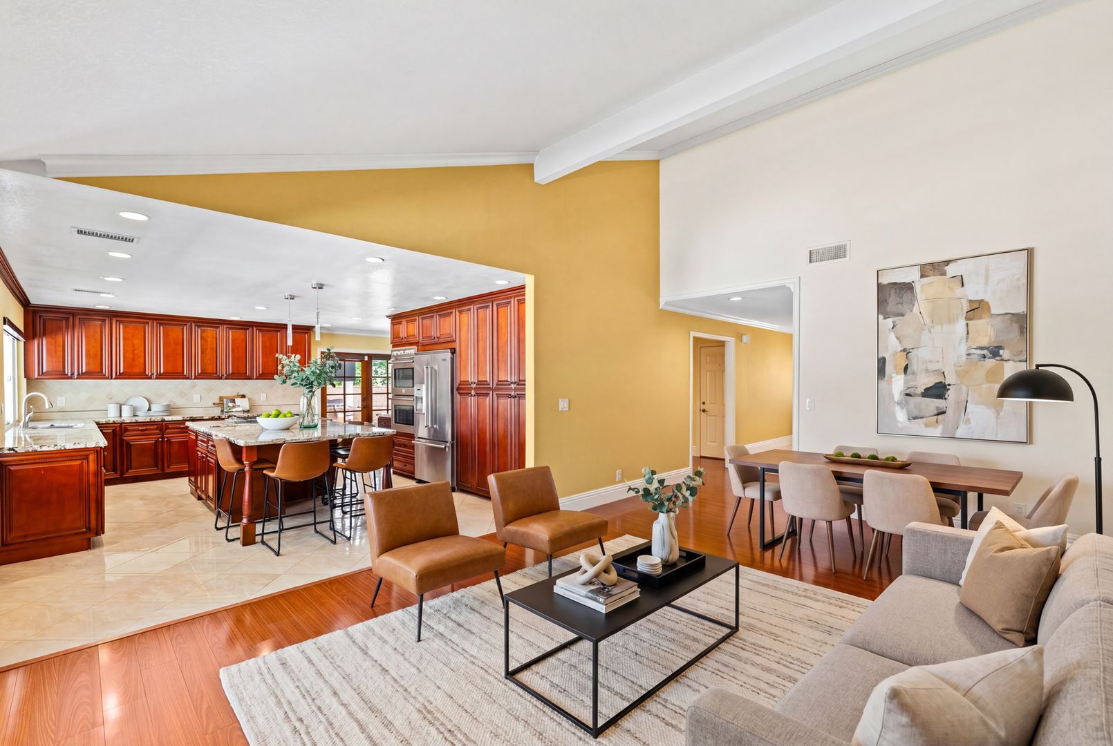 Laguna Hills House: 24911 Luton Street