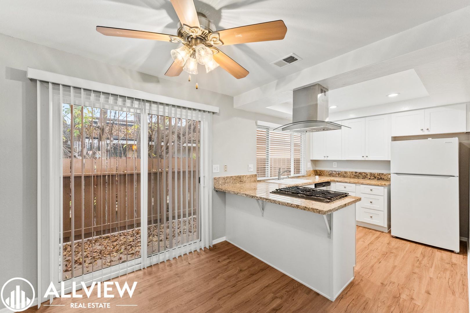 Huntington Beach Apartment: 16781 Bardon Lane