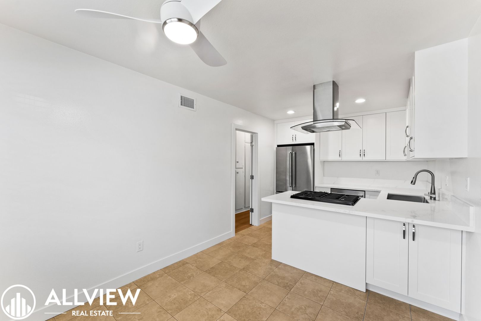 Huntington Beach Apartment: 16661 Bartlett Lane