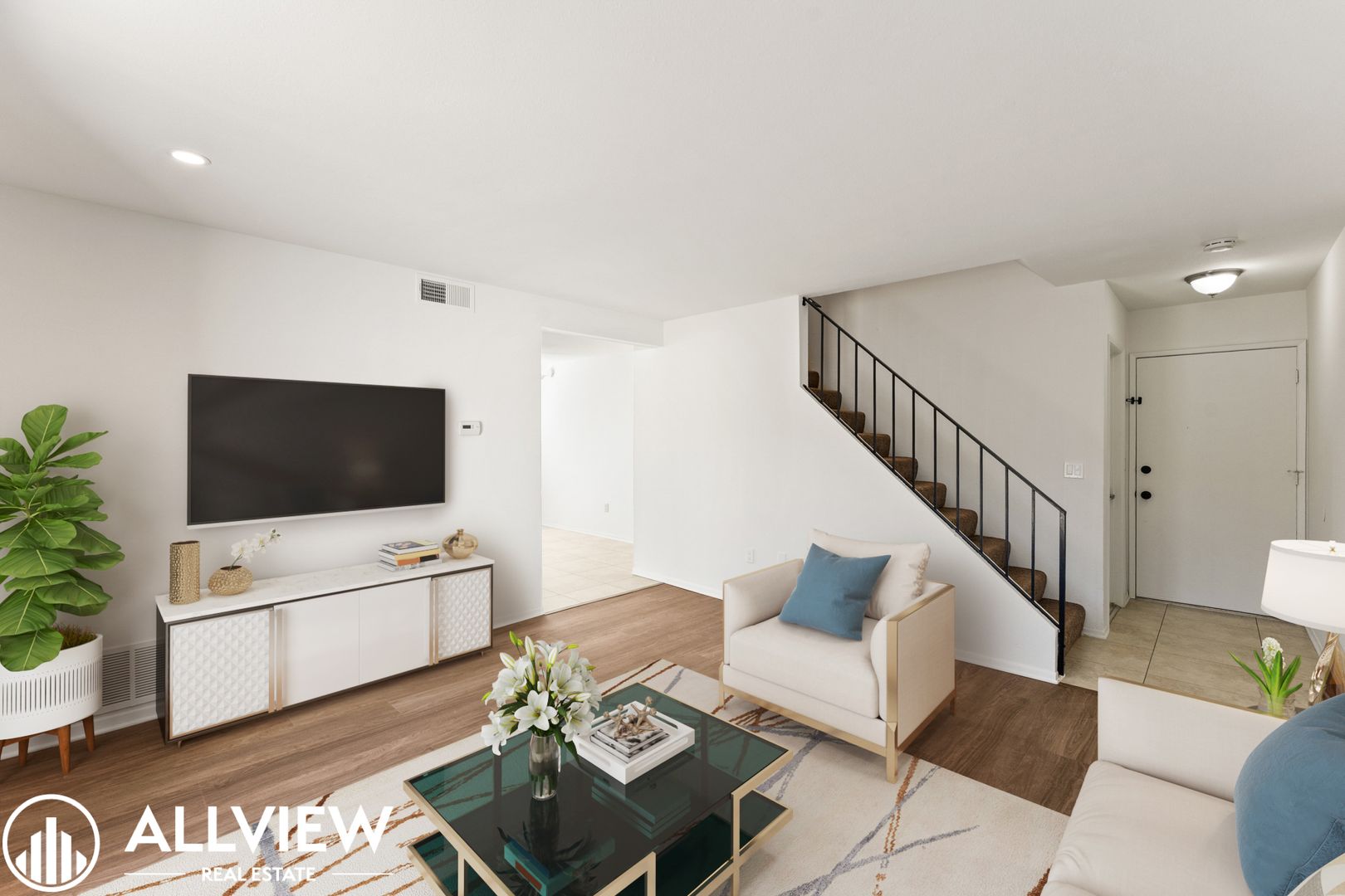 Huntington Beach Apartment: 17972 Baron Circle