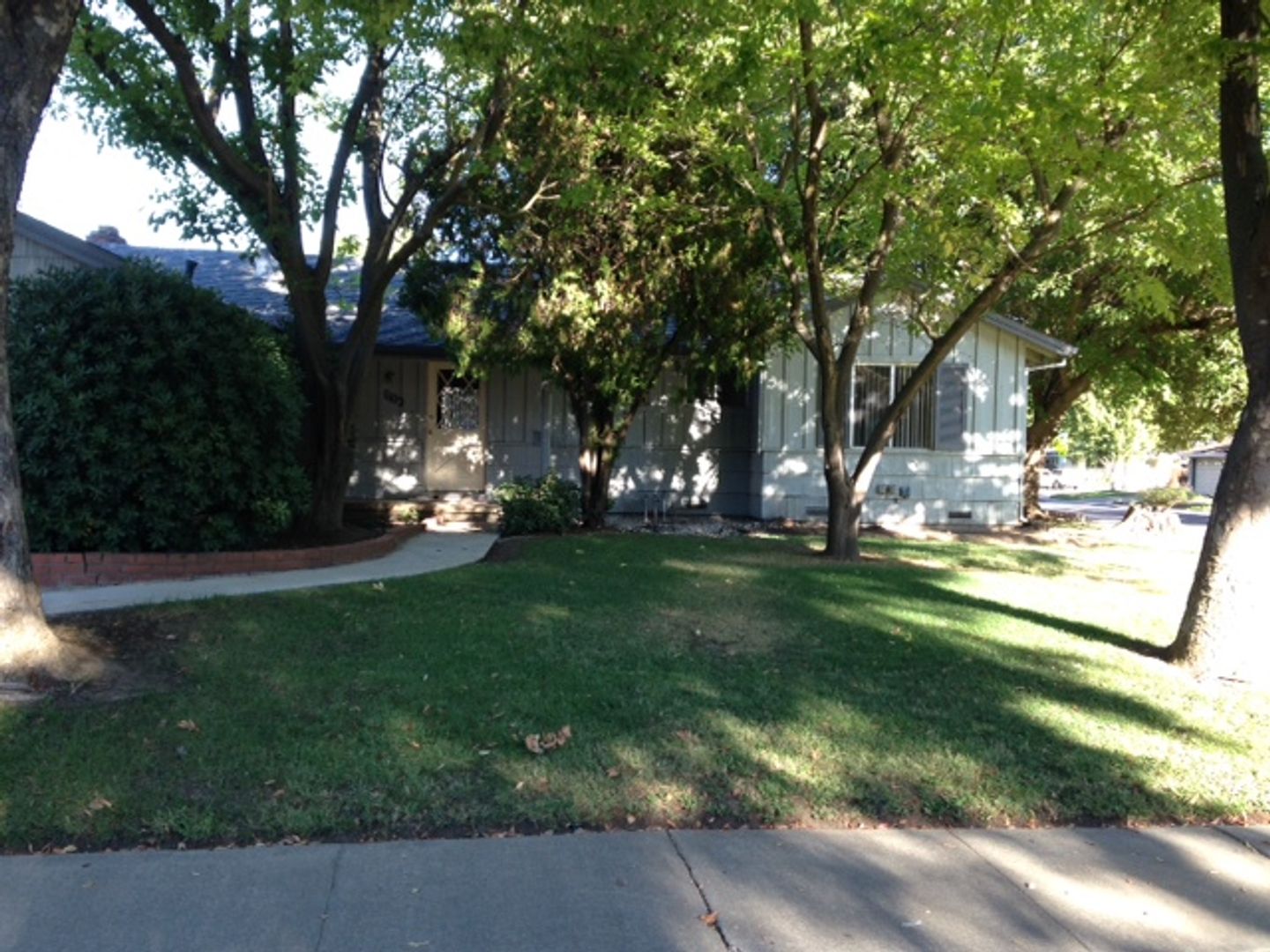 Davis House: 1102 Pine