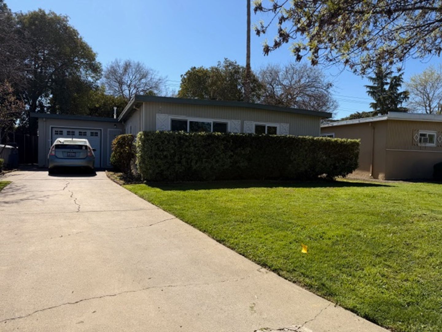 Davis House: 1824 Haussler