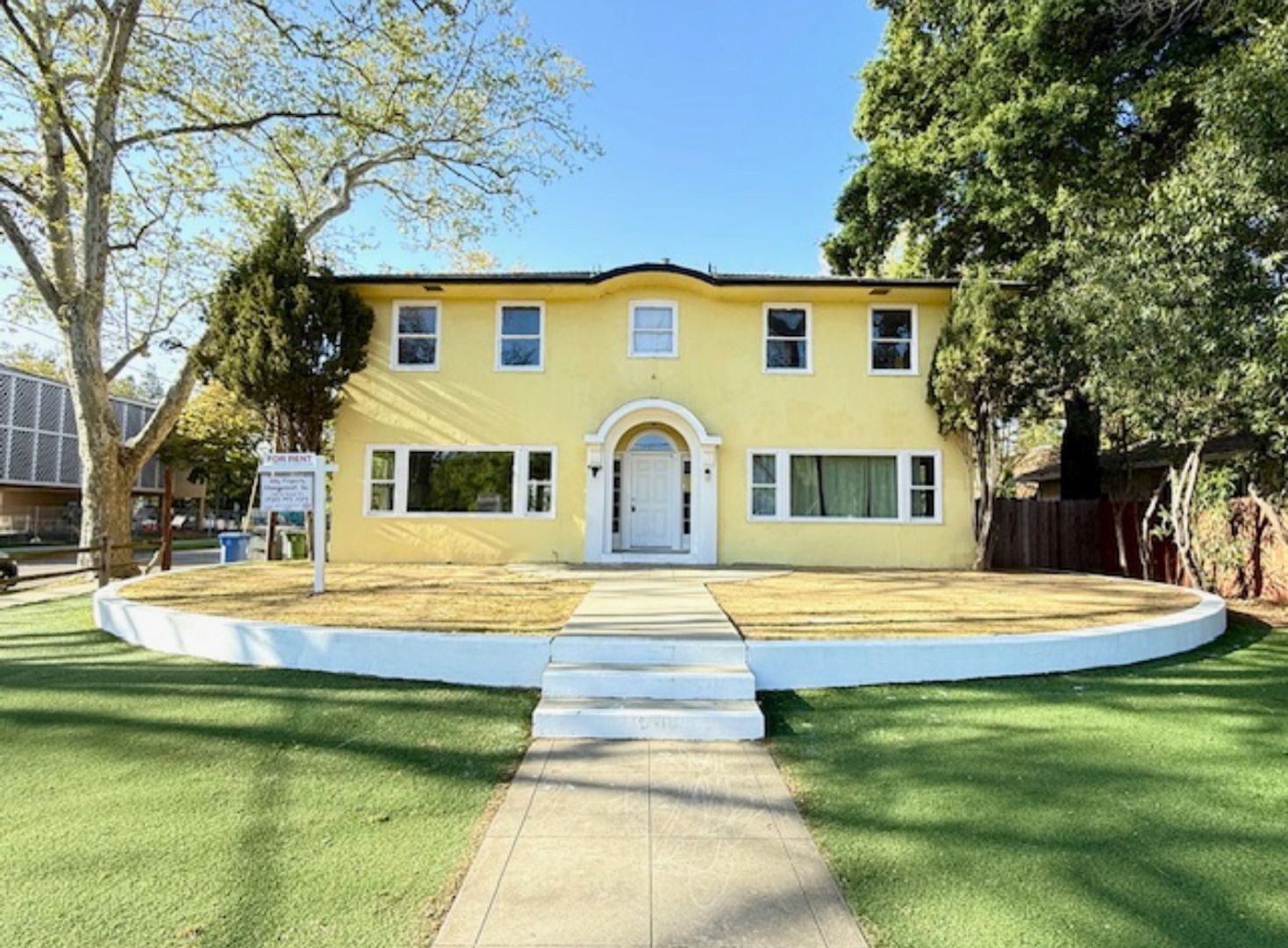 Davis House: 203 1st Street