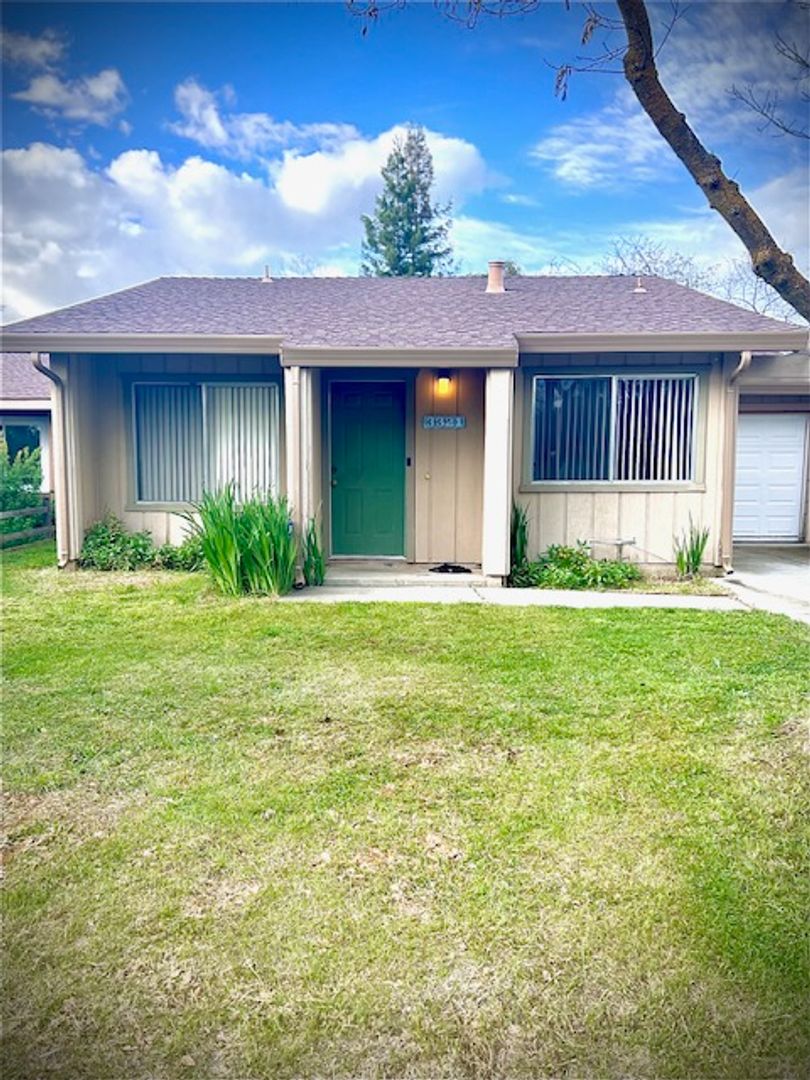 Davis House: 3321 Victoria Place