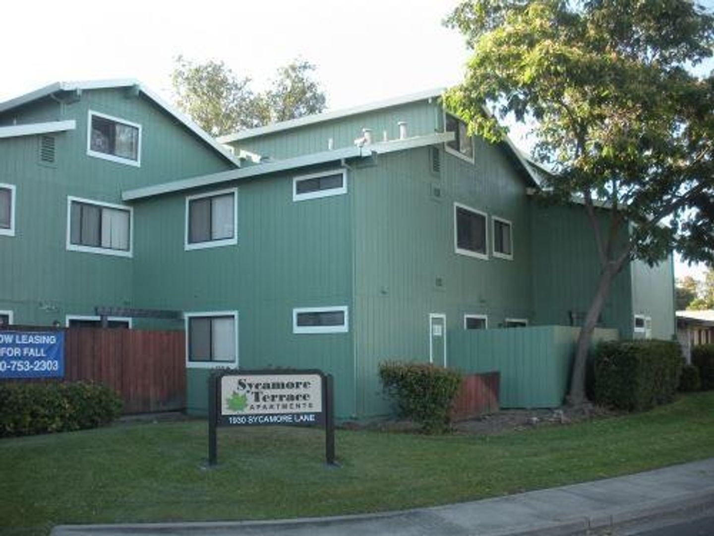 Davis Apartment: 1930 Sycamore