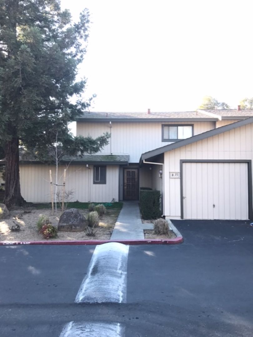 Davis House: 3401 Bermuda #35