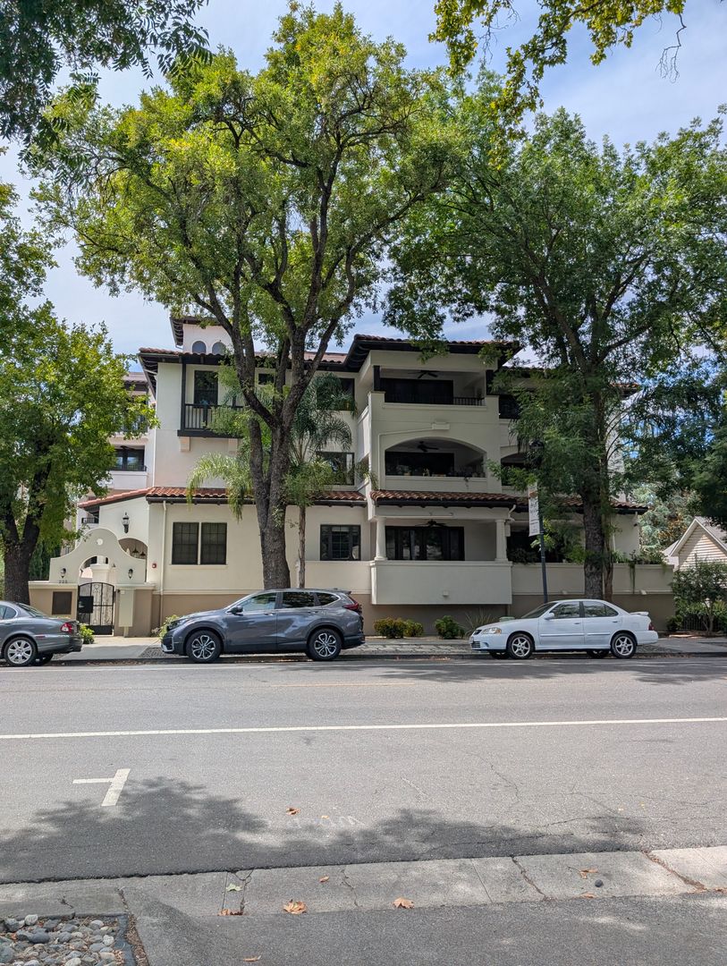 Davis House: 225 B Street