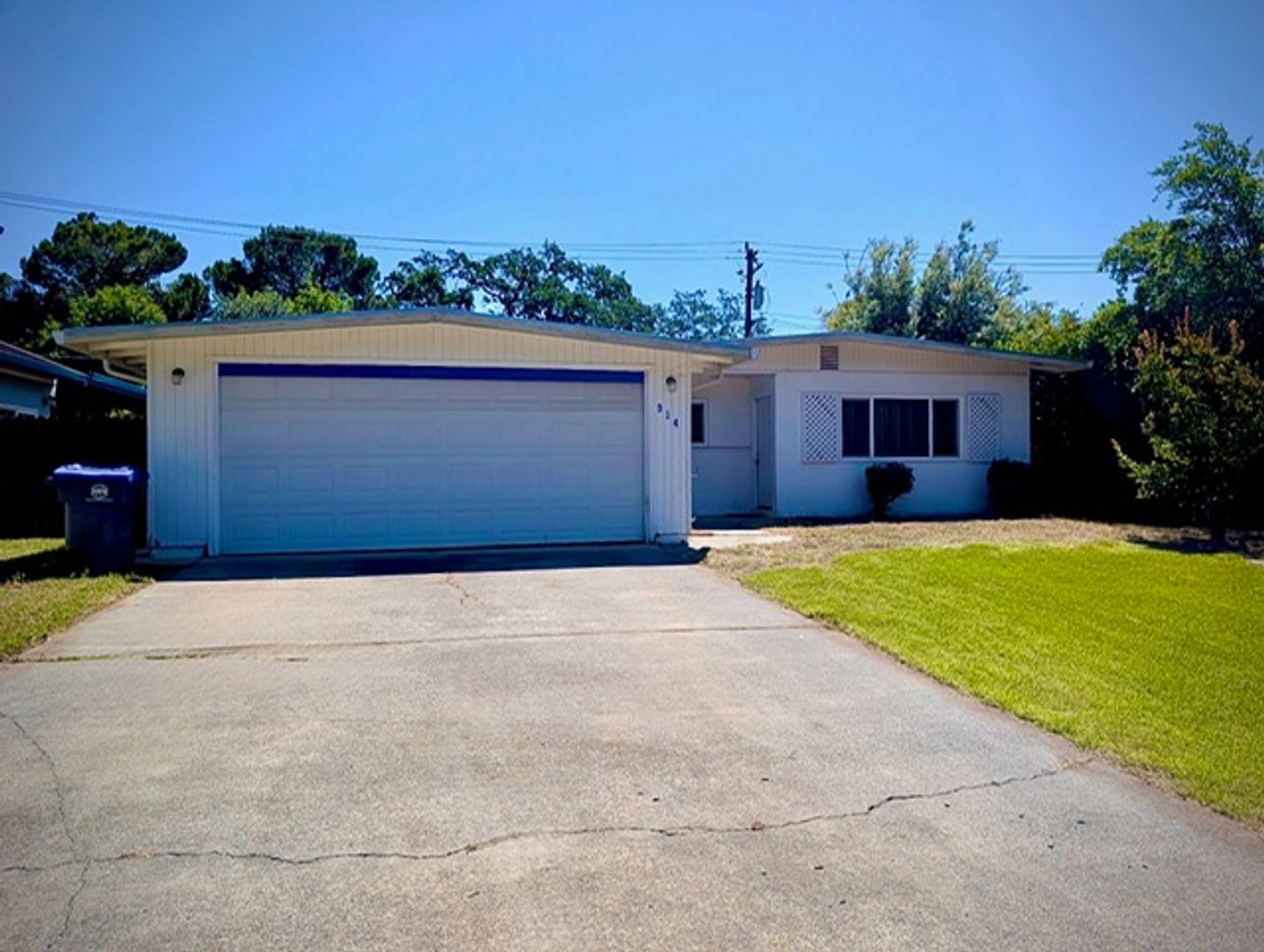 Davis House: 914 Synder