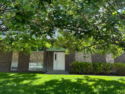 Two-bedroom, one-bathroom upstairs unit of a 4plex