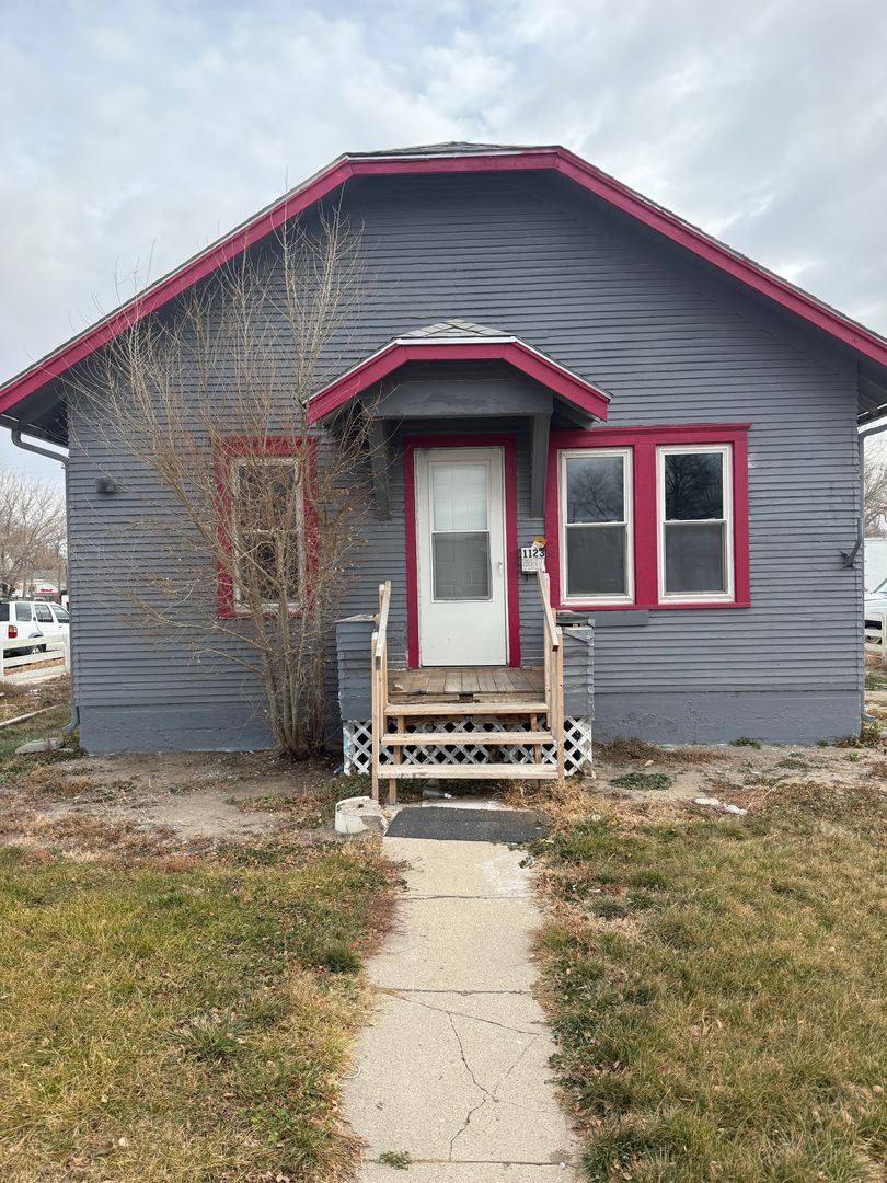 Scottsbluff House: 1123 11th Ave