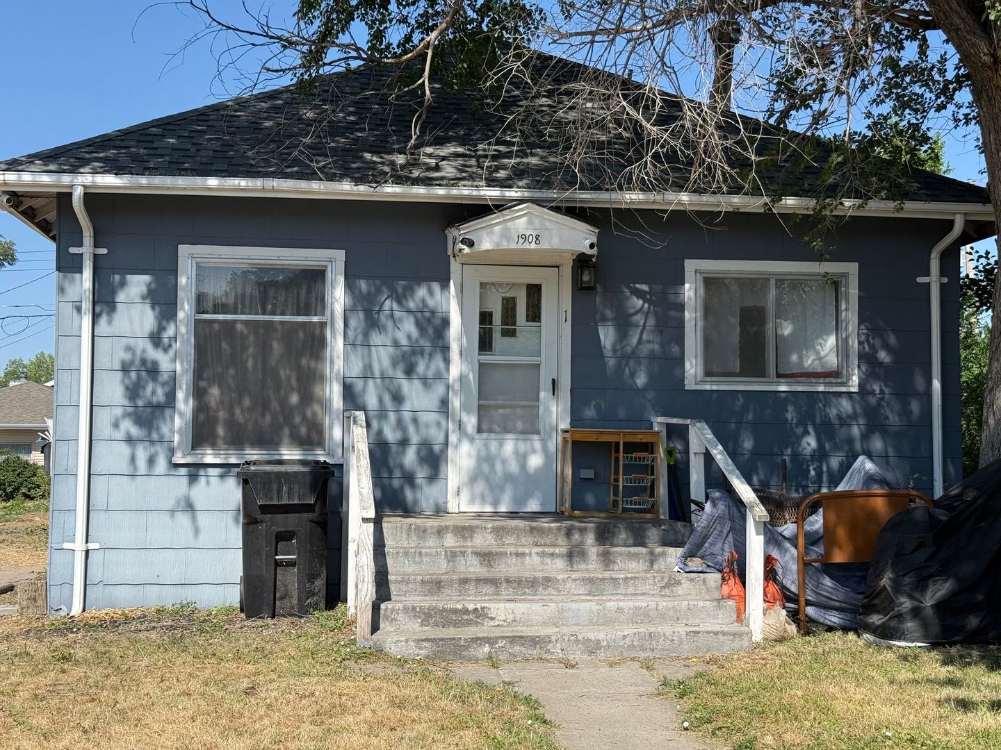 Scottsbluff Apartment: 1908 3rd Ave