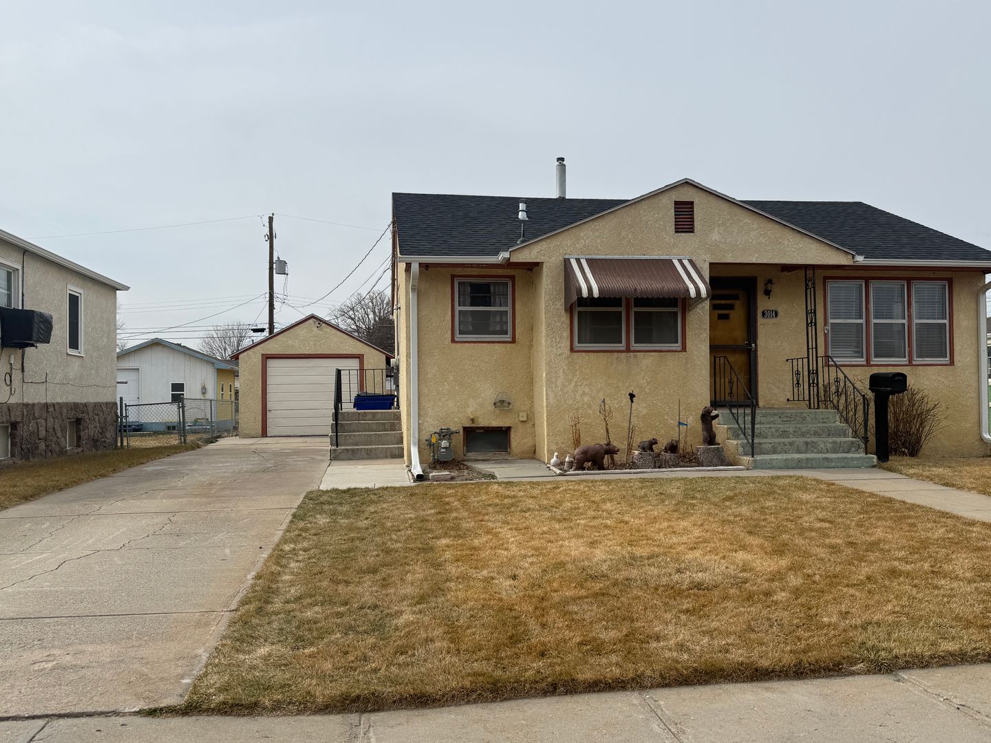 Scottsbluff House: 3014 Ave E