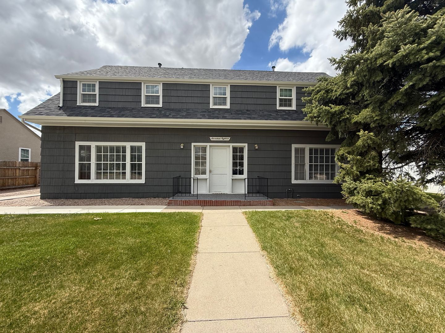 Scottsbluff Apartment: 1718 Ave I